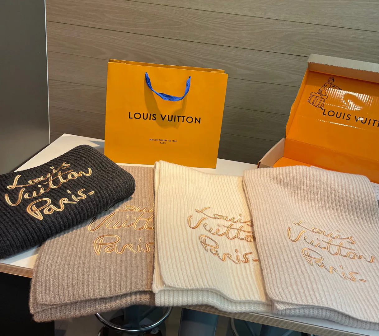 Шарфы Louis Vuitton 1313470