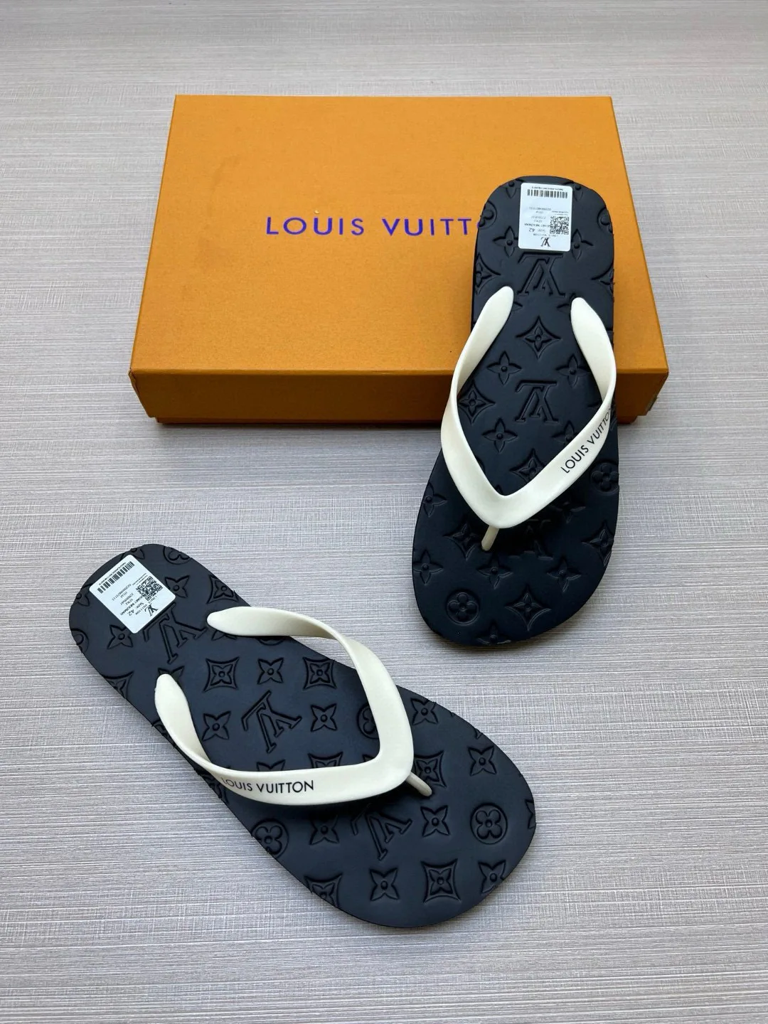 Шлепанцы Мужские Louis Vuitton 10646297