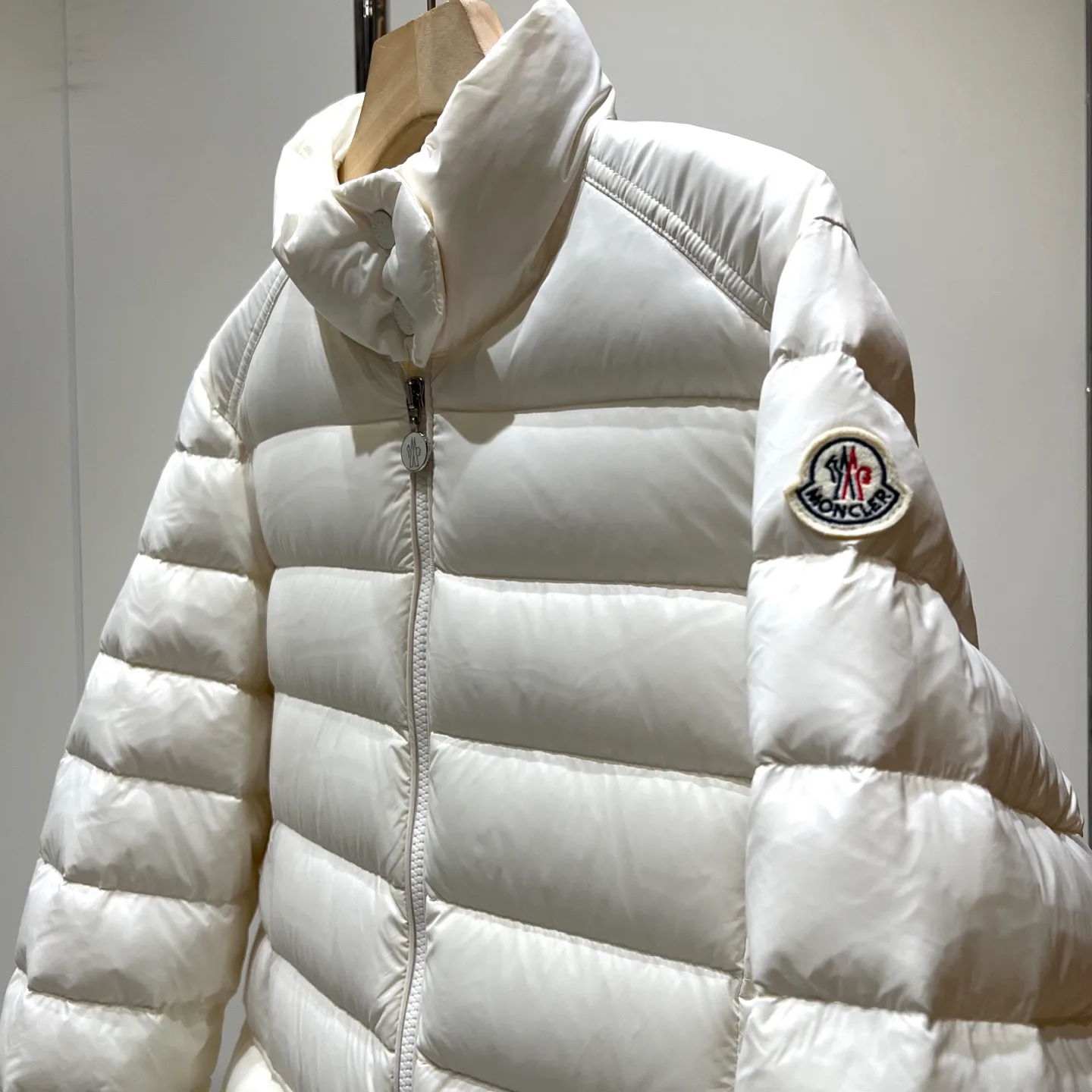 Куртки И Пуховики Женские Moncler 18328164