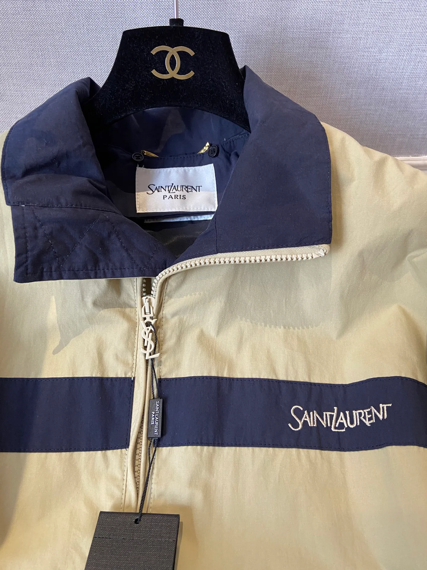 Куртки И Пуховики Женские Saint Laurent 18497050