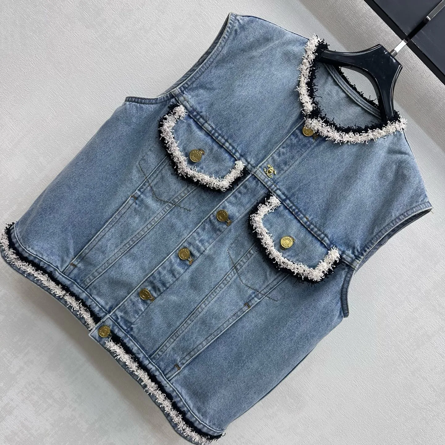 Жилеты Женские Chanel 18631433