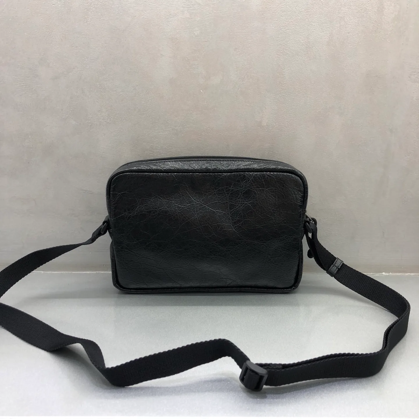 Сумки На Ремне Женские Balenciaga 18135988