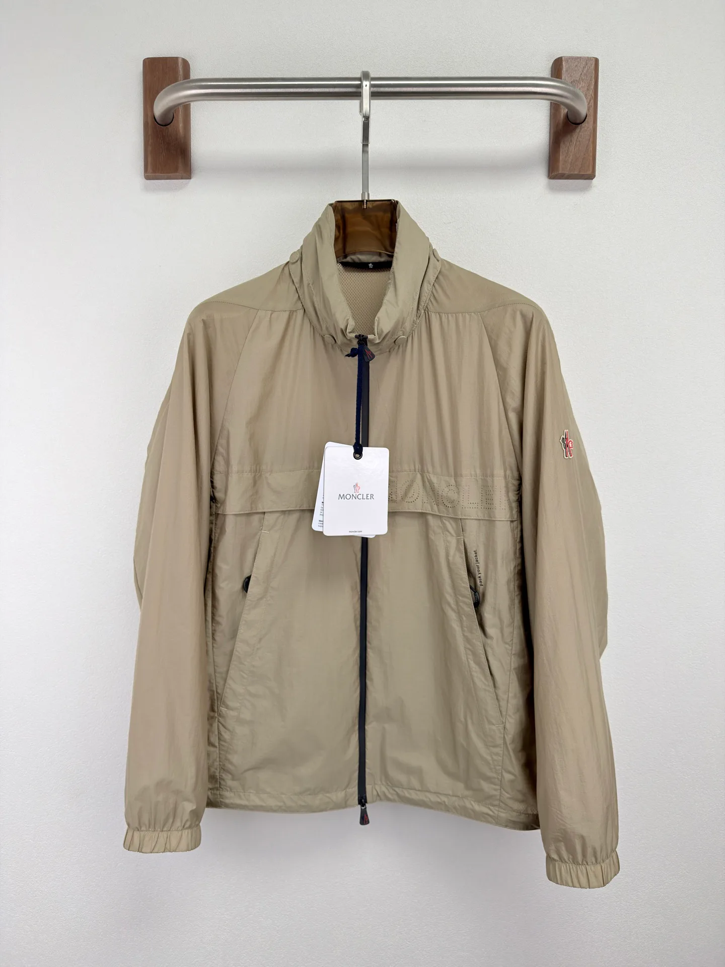 Куртки И Пуховики Мужские Moncler 10036659