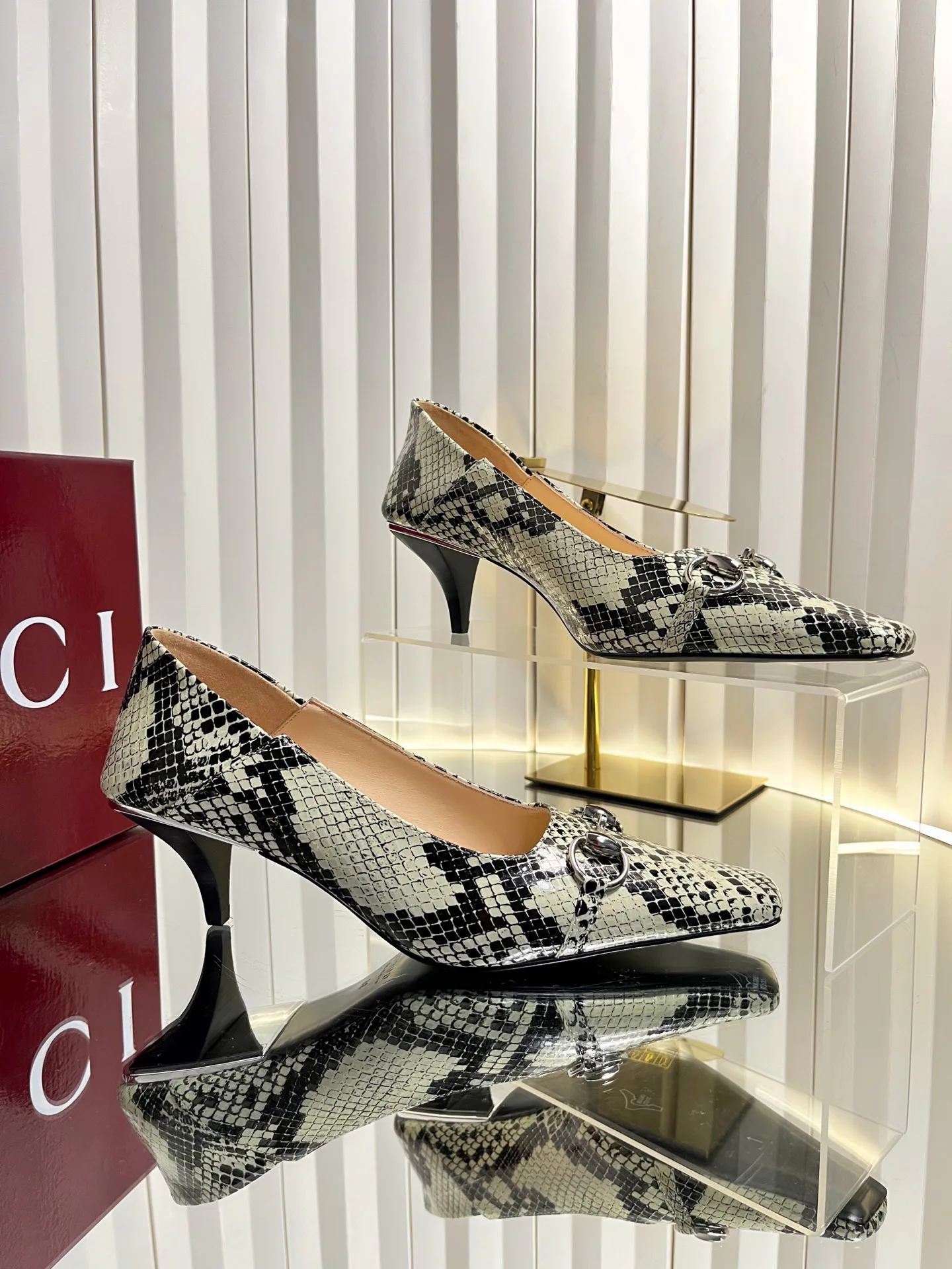Туфли Женские Gucci 19484576
