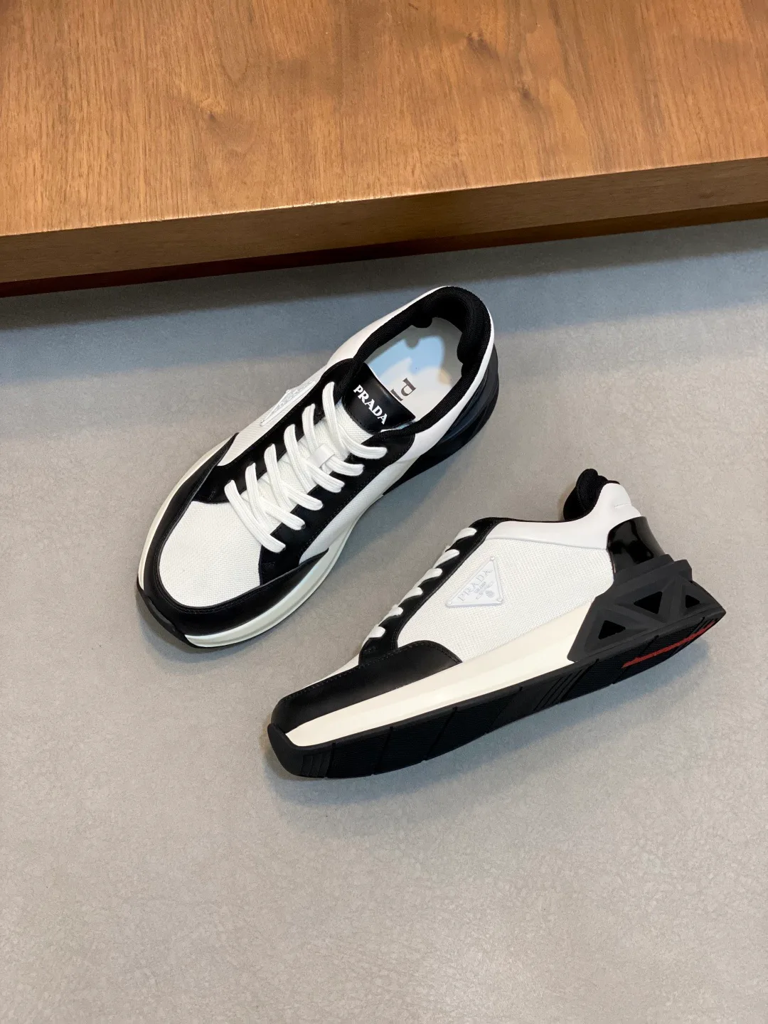 Кроссовки Мужские Prada 18116626