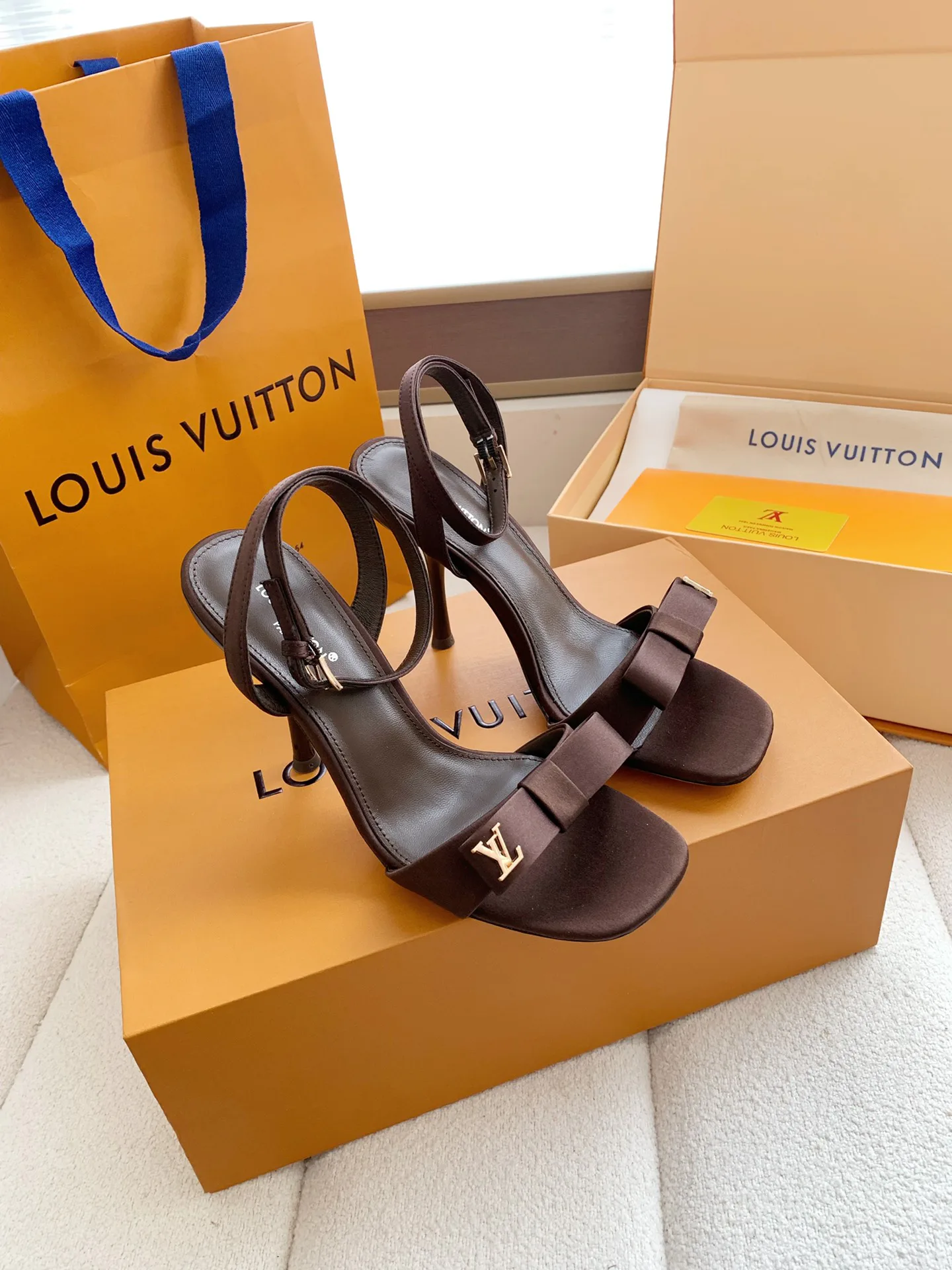 Босоножки Женские Louis Vuitton 11808990