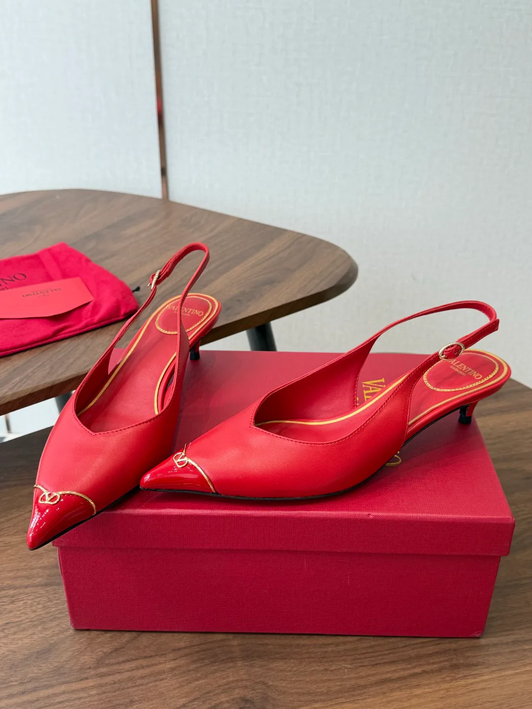 Босоножки Женские Valentino 17364702