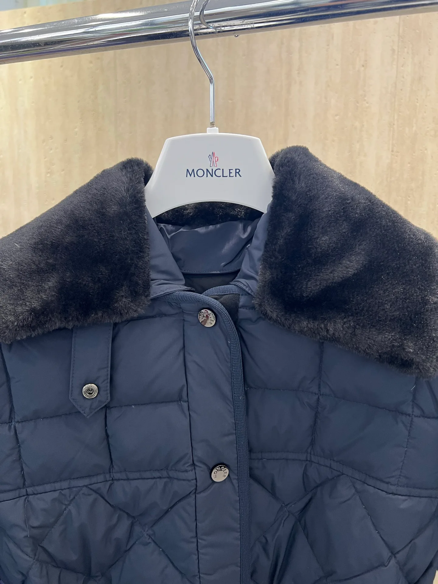 Куртки И Пуховики Мужские Moncler 18231456
