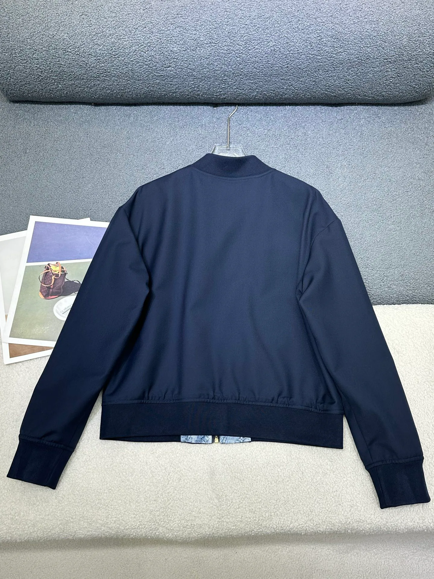Куртки И Пуховики Женские Louis Vuitton 18396729