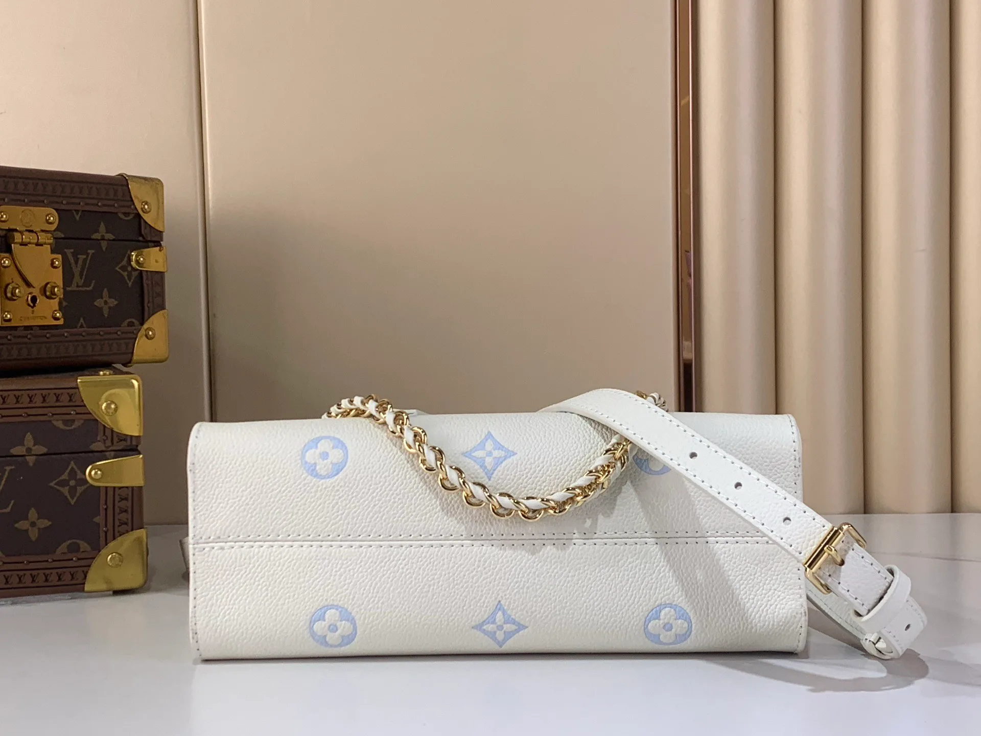 Классические Сумки Женские Louis Vuitton 1547170