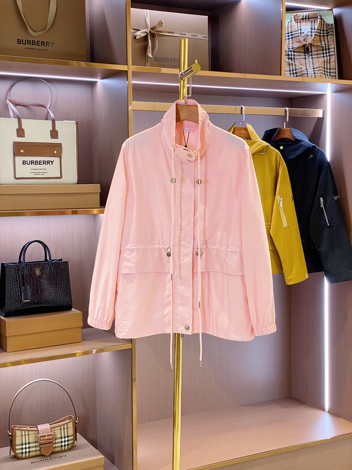 Куртки Женские Burberry Куртки Женские Burberry