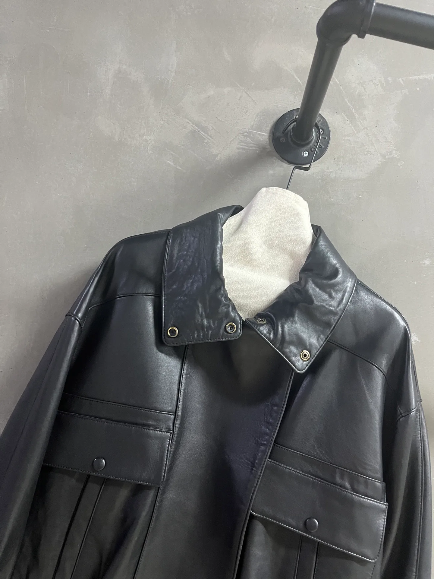 Кожаные Куртки И Дублёнки Женские Saint Laurent 409139