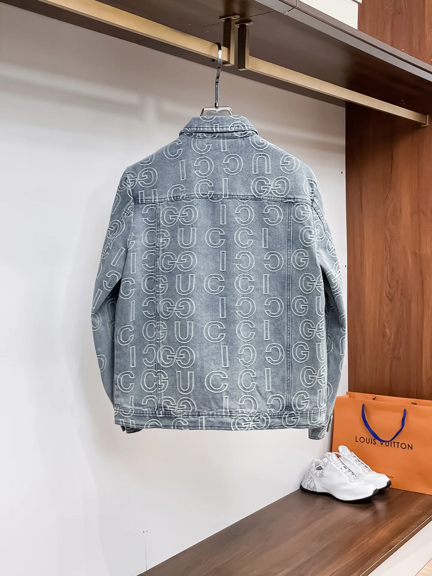 Куртки И Пуховики Мужские Gucci 18197225