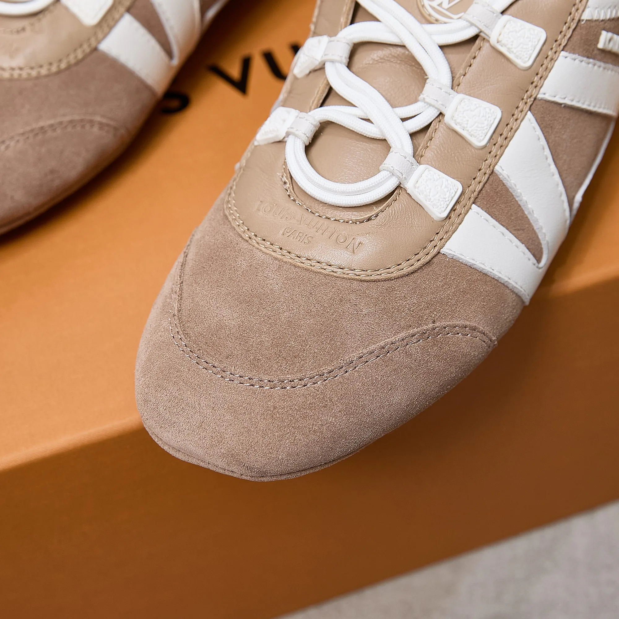 Кроссовки Женские Louis Vuitton 74014