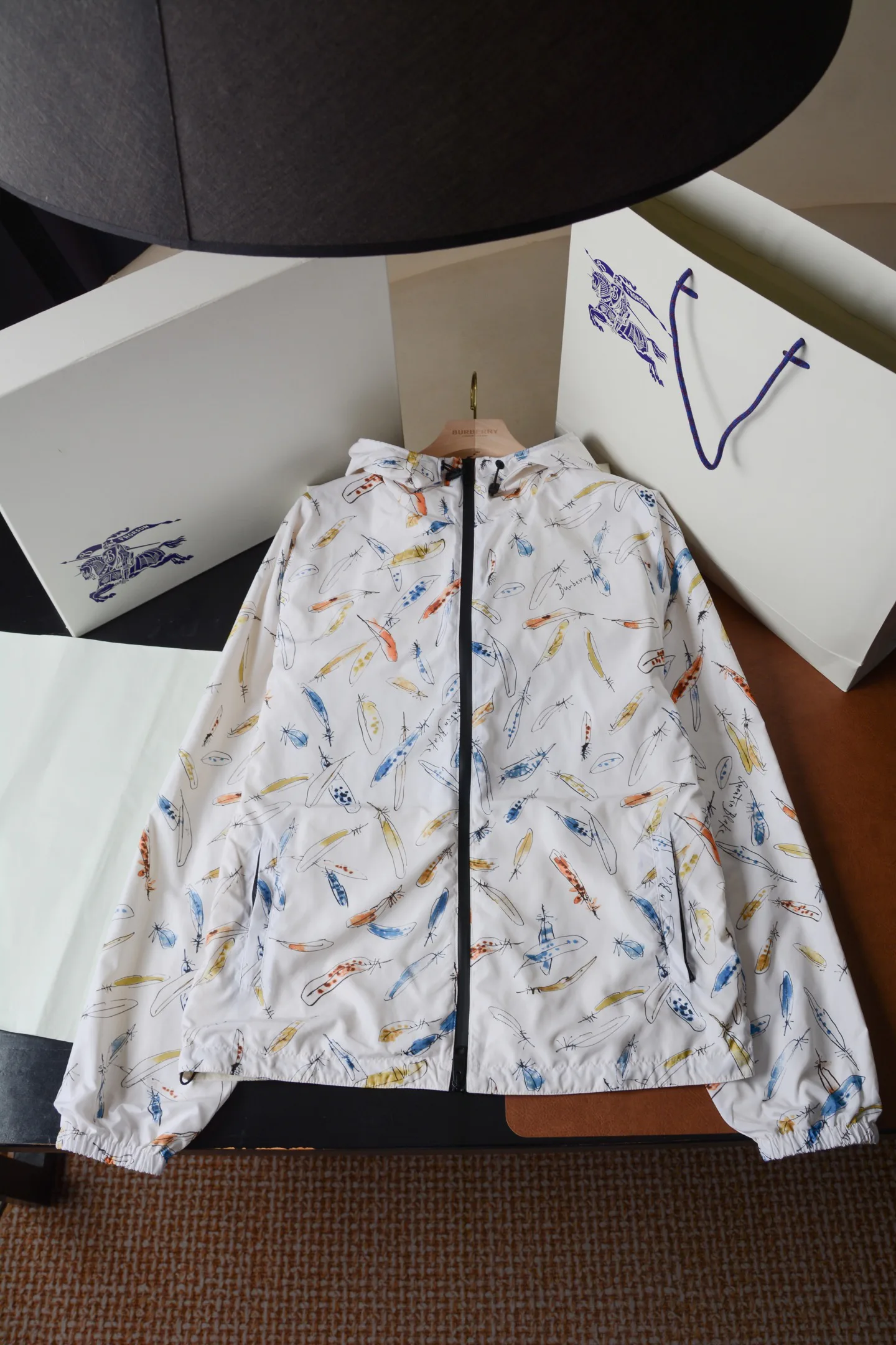Куртки И Пуховики Женские Burberry 18386464