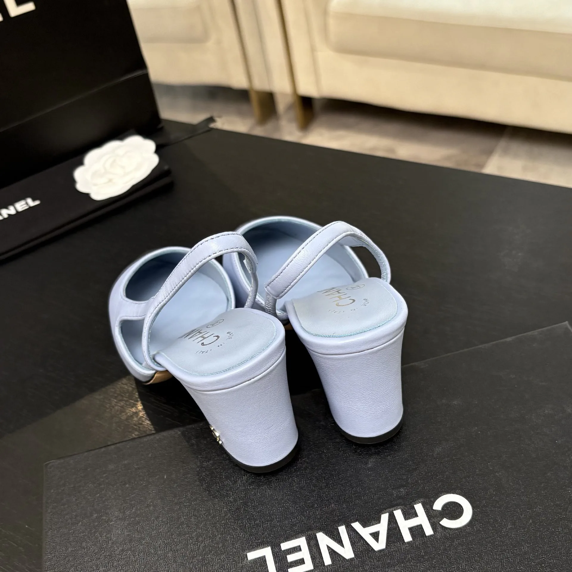Туфли Женские Chanel 19554643