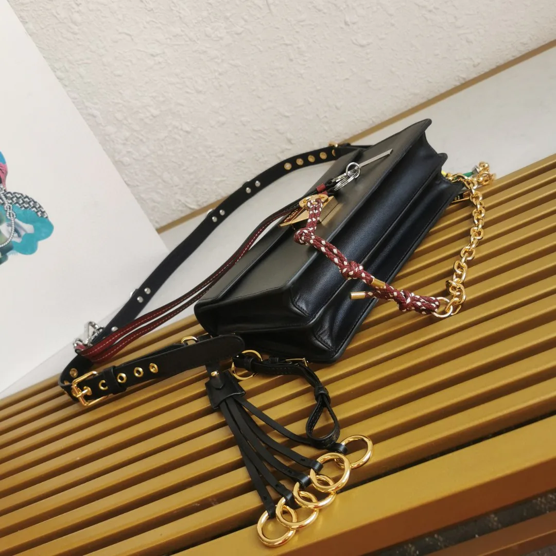 Классические Сумки Женские Prada 11565743