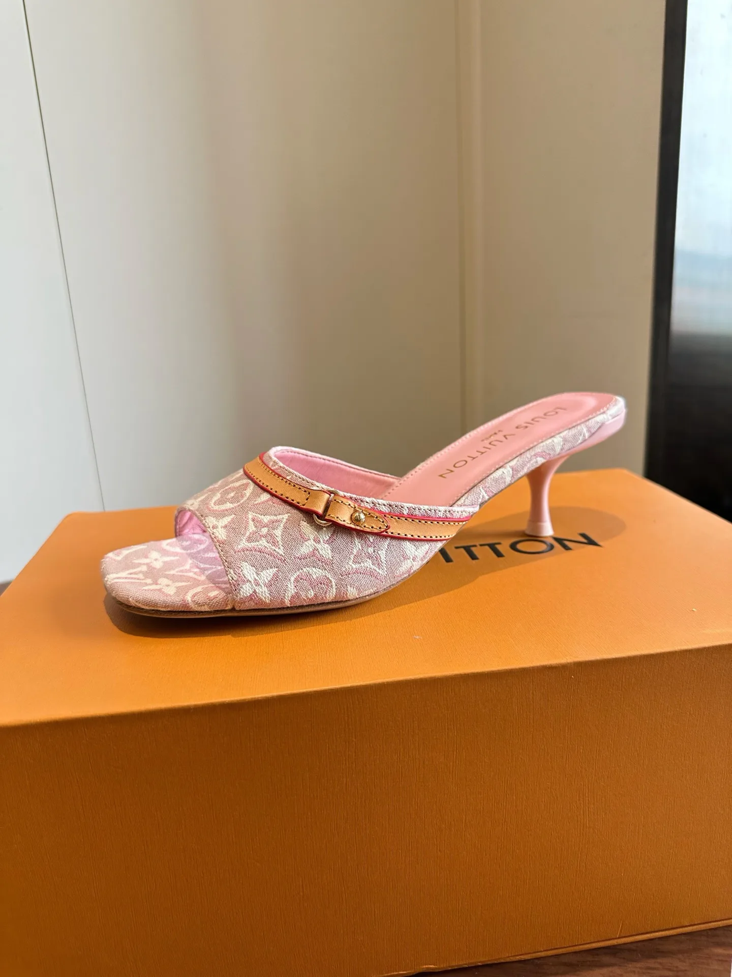 Мюли И Сабо Женские Louis Vuitton 17580804