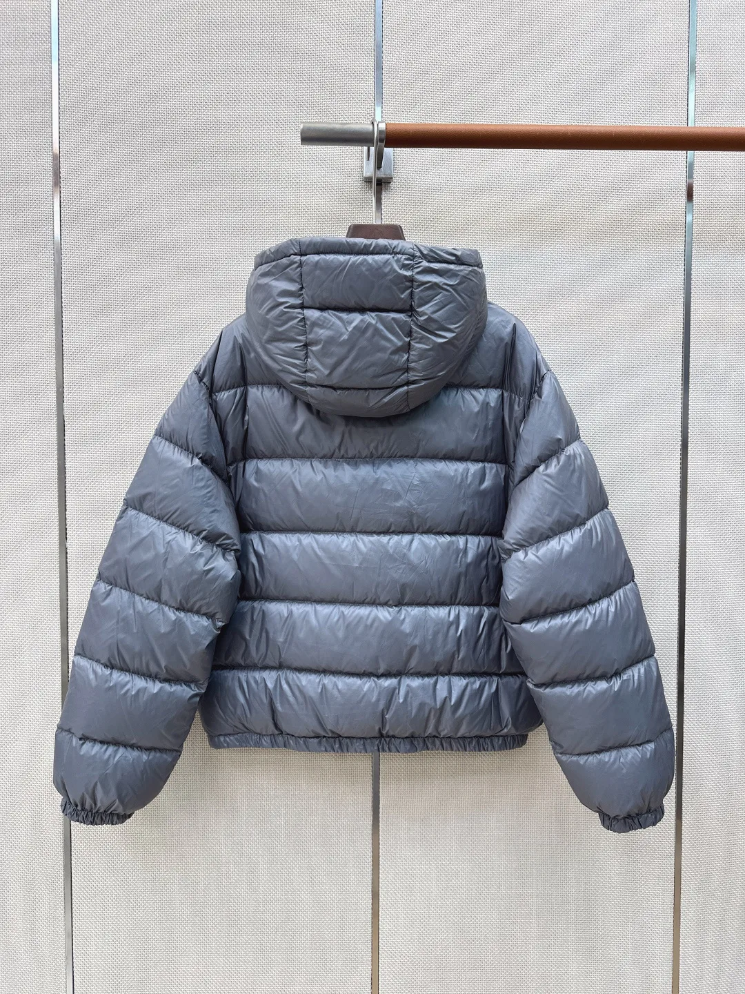 Куртки И Пуховики Женские Miu Miu 18605803
