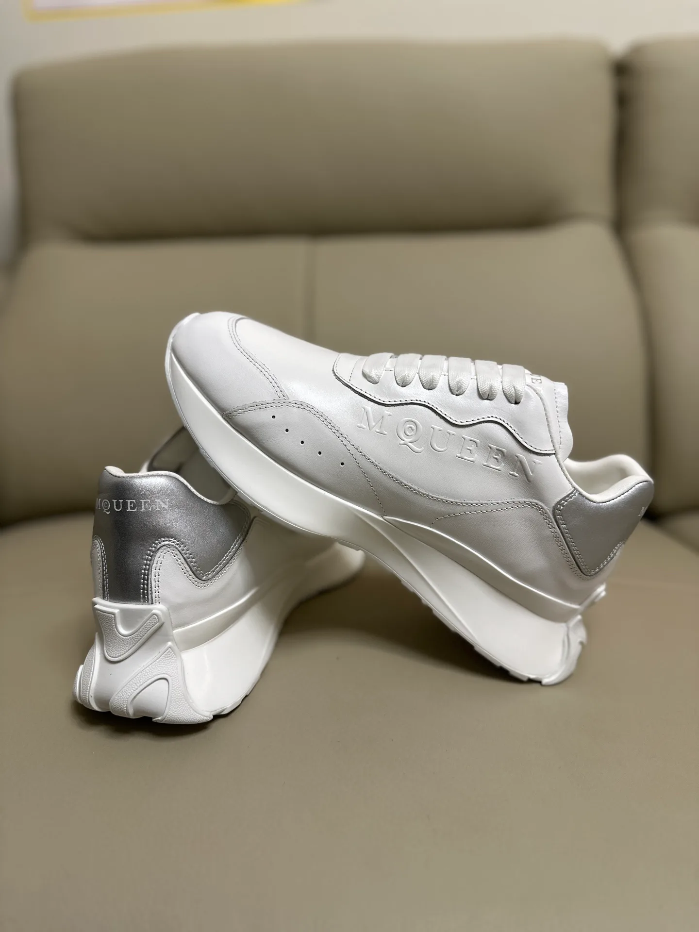 Кроссовки Женские Alexander Mcqueen 18616800