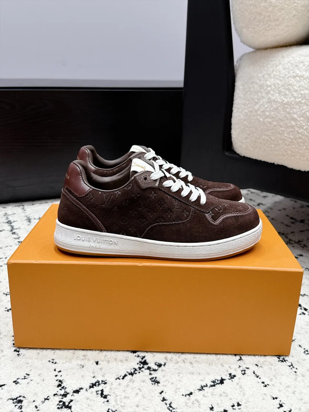 Кроссовки Женские Louis Vuitton 18505549