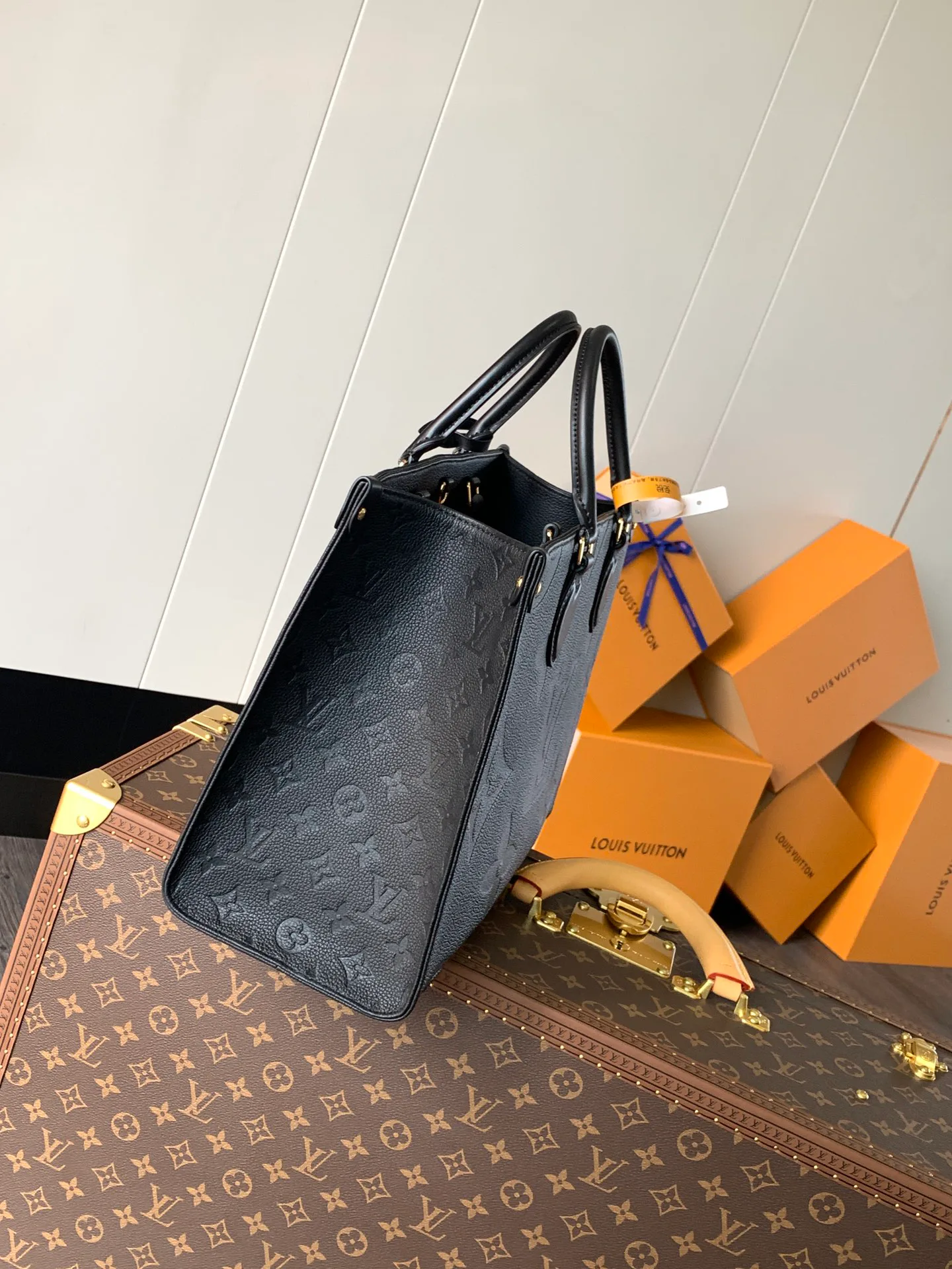 Классические Сумки Женские Louis Vuitton 18148125