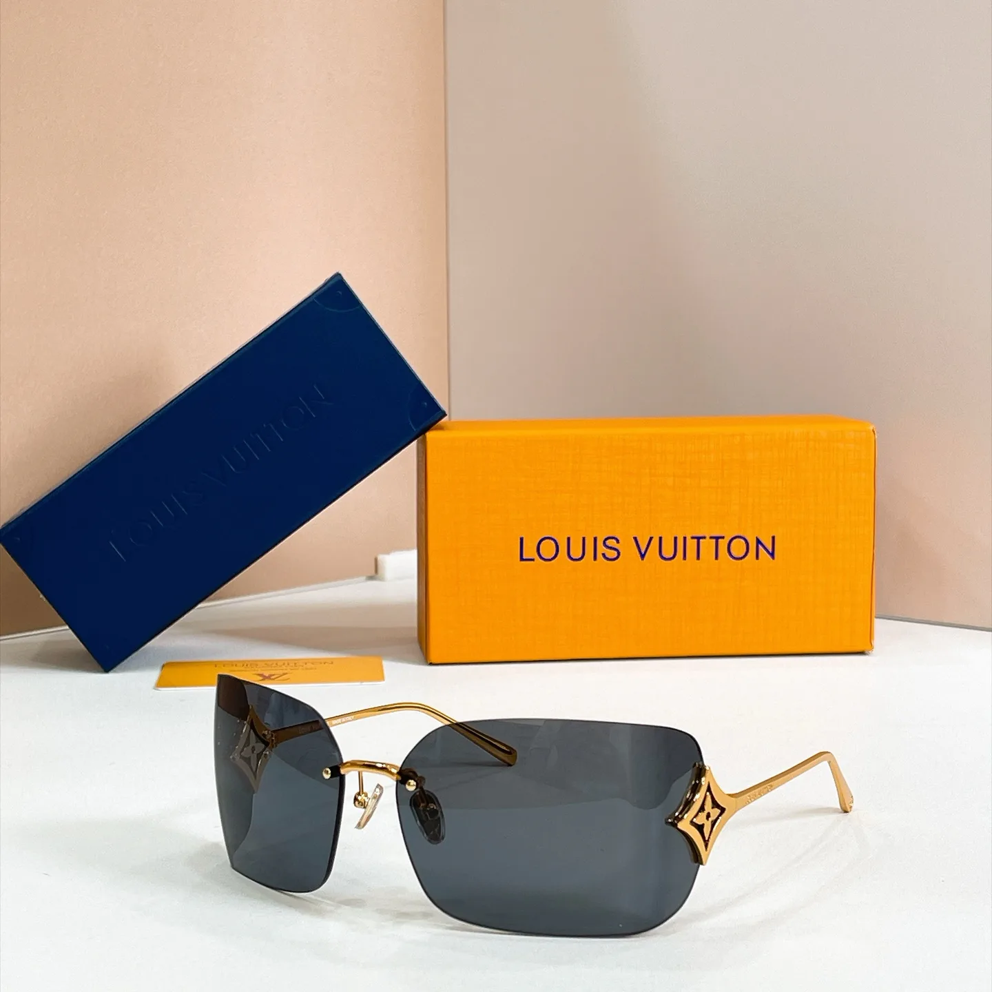 Очки Louis Vuitton 18669965