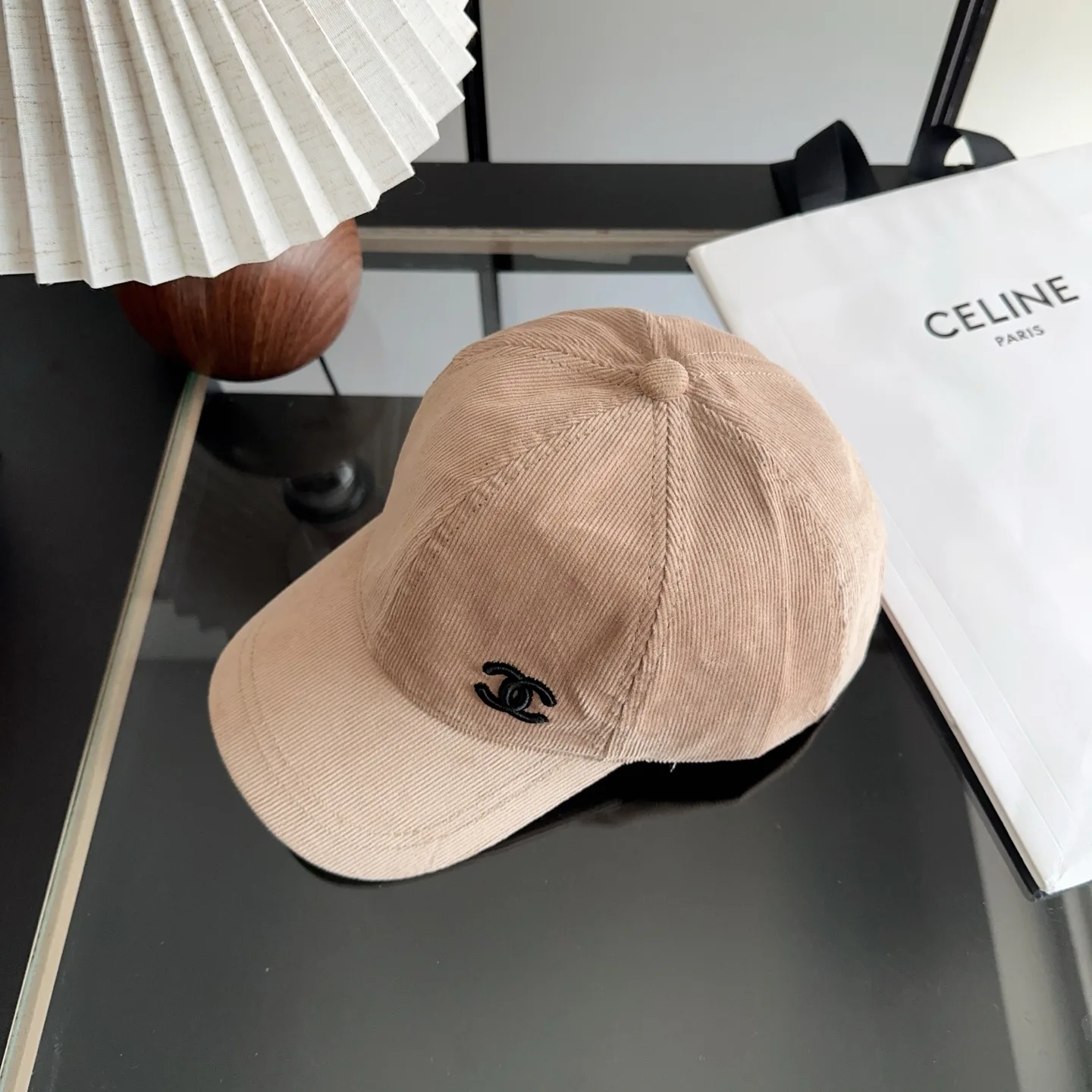Головные Уборы Chanel 18449985