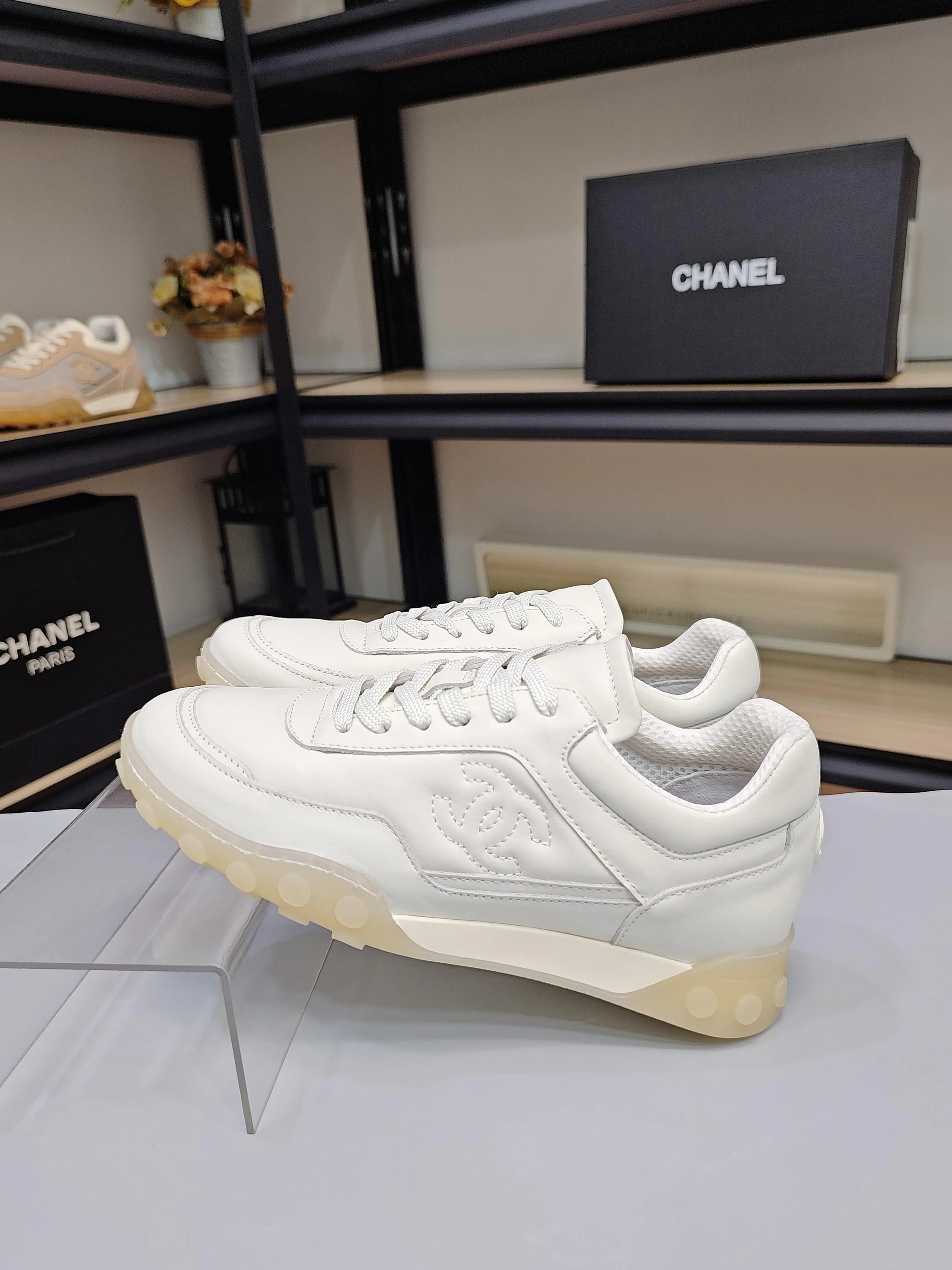 Кроссовки Женские Chanel 18760820
