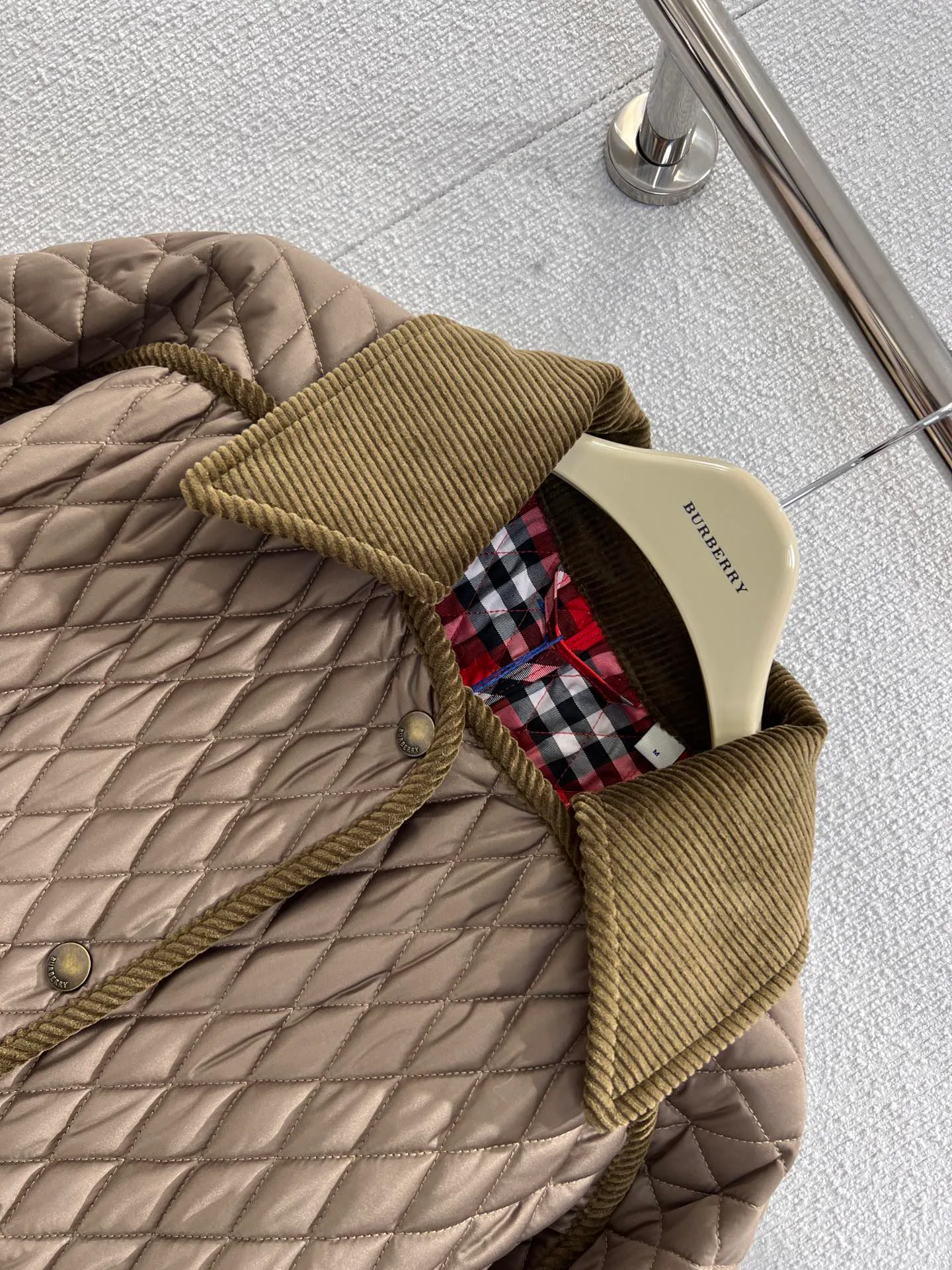 Куртки И Пуховики Женские Burberry 810555