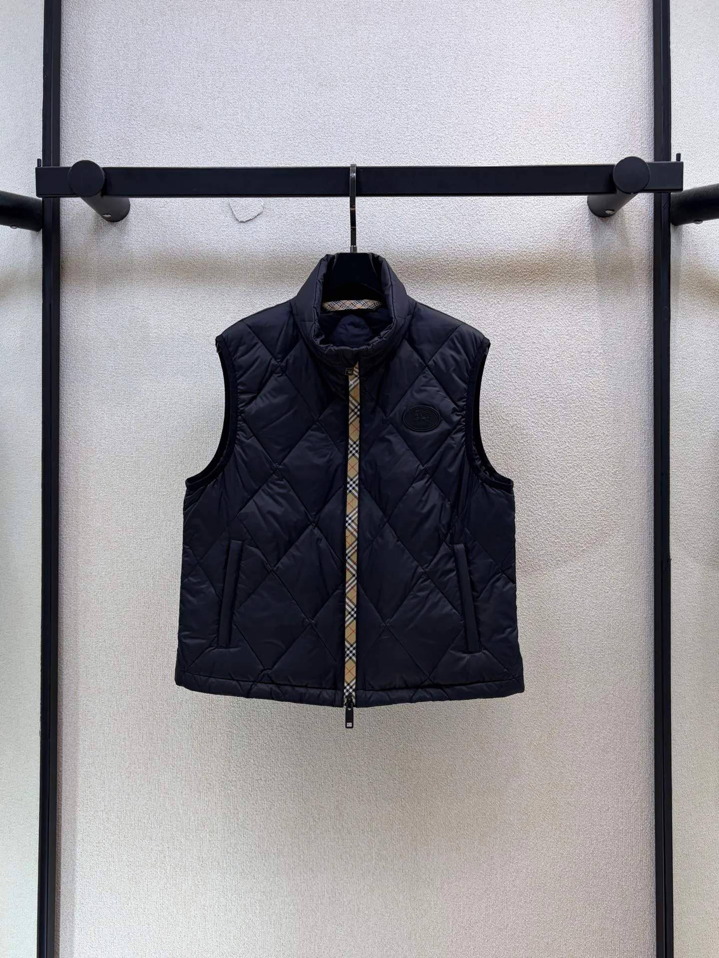 Жилеты Женские Burberry 18506584
