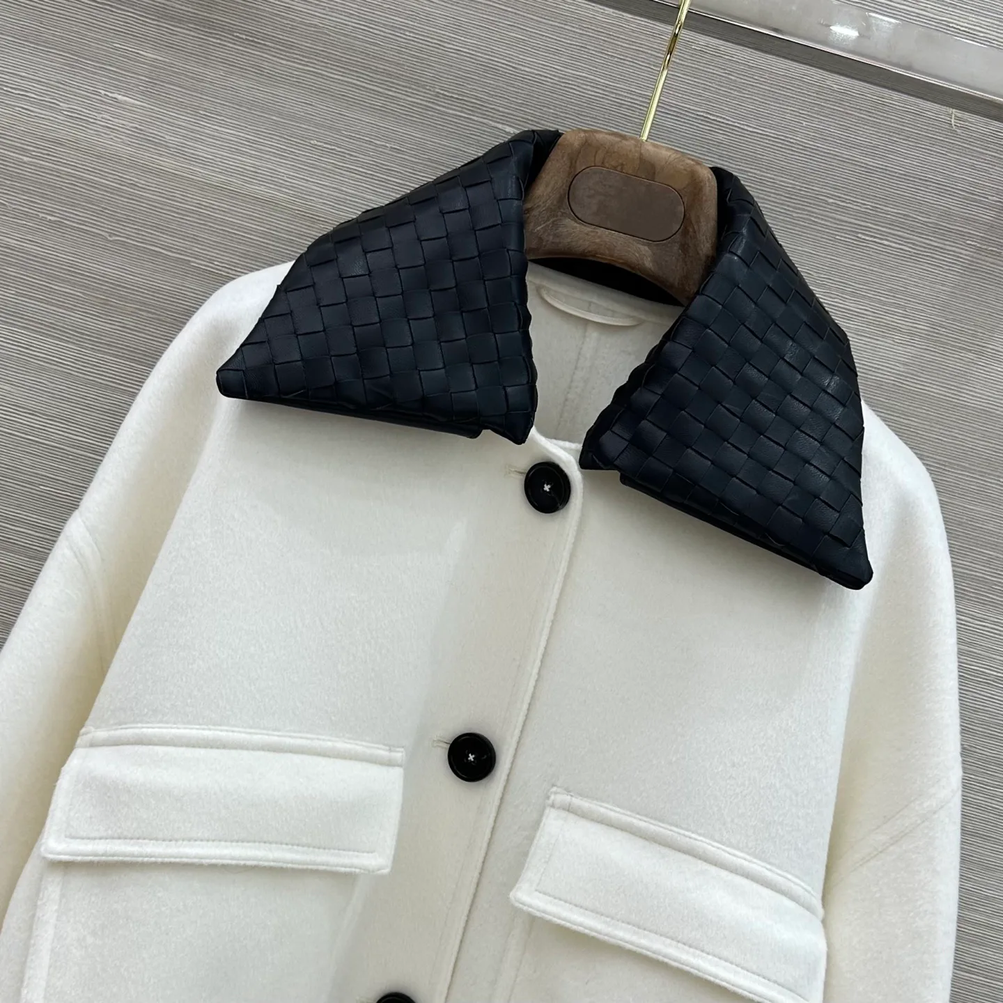 Куртки И Пуховики Женские Bottega Veneta 18768426