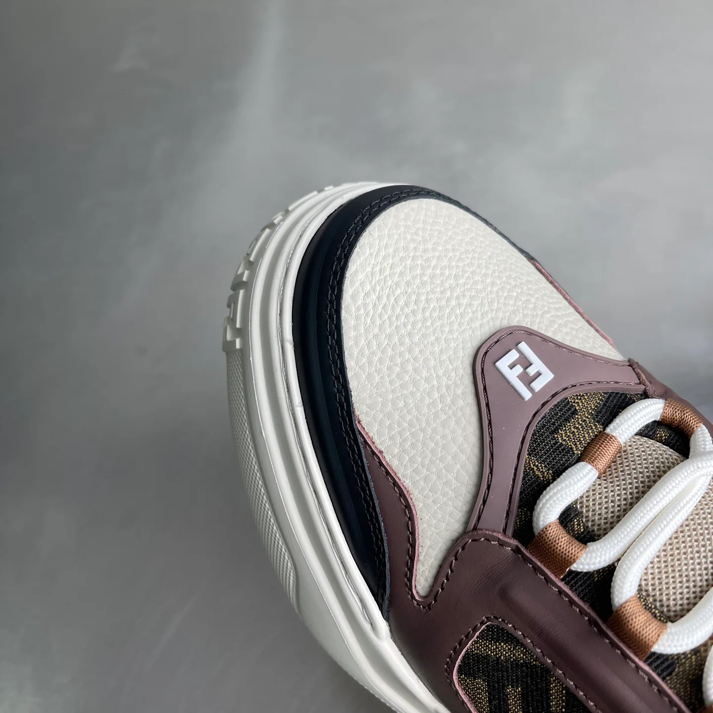 Кроссовки Мужские Fendi 9464408