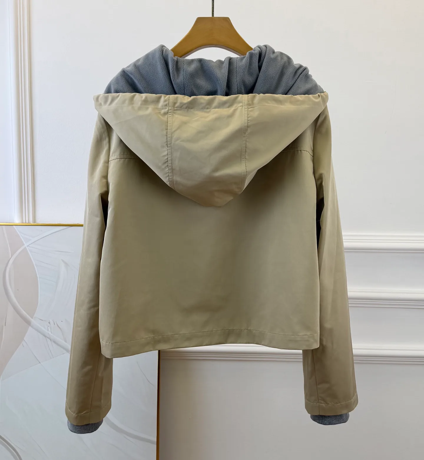 Куртки И Пуховики Женские Miu Miu 18524962