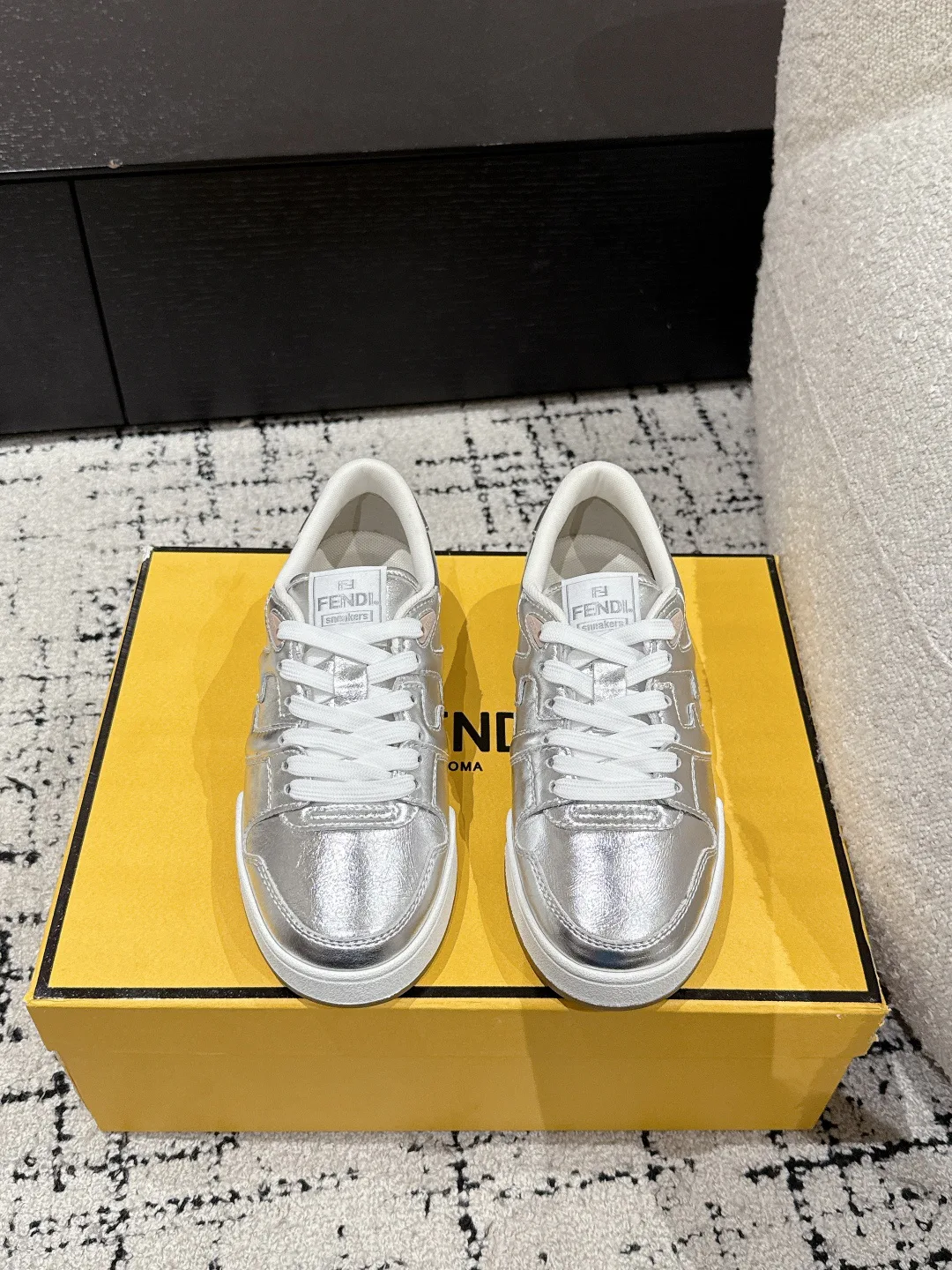 Кроссовки Женские Fendi 11567554