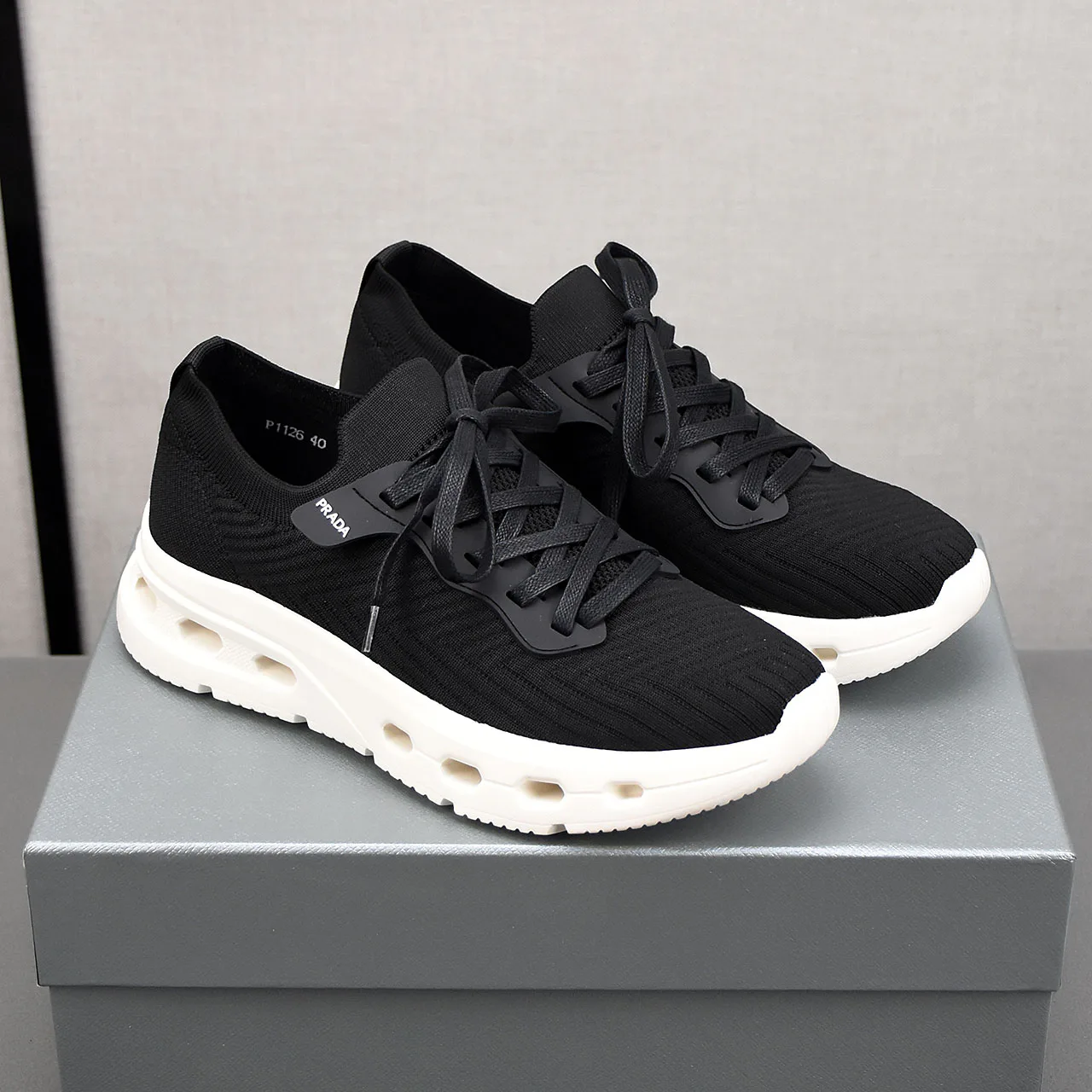 Кроссовки Мужские Prada 10736405