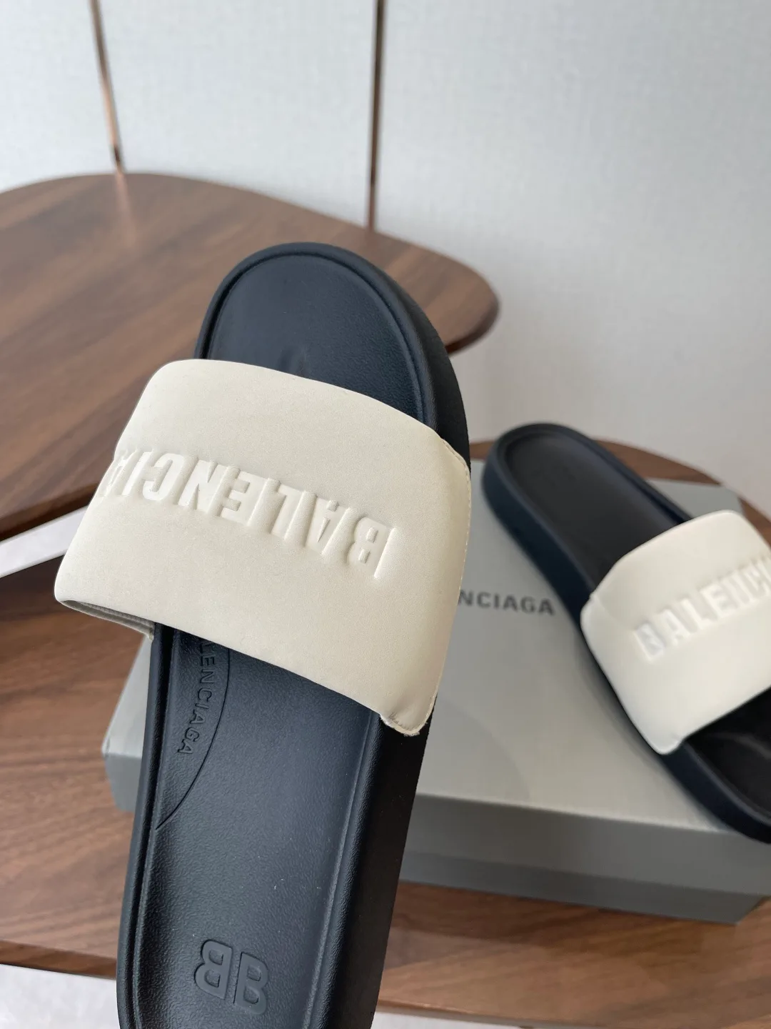 Шлепанцы Женские Balenciaga 11304181