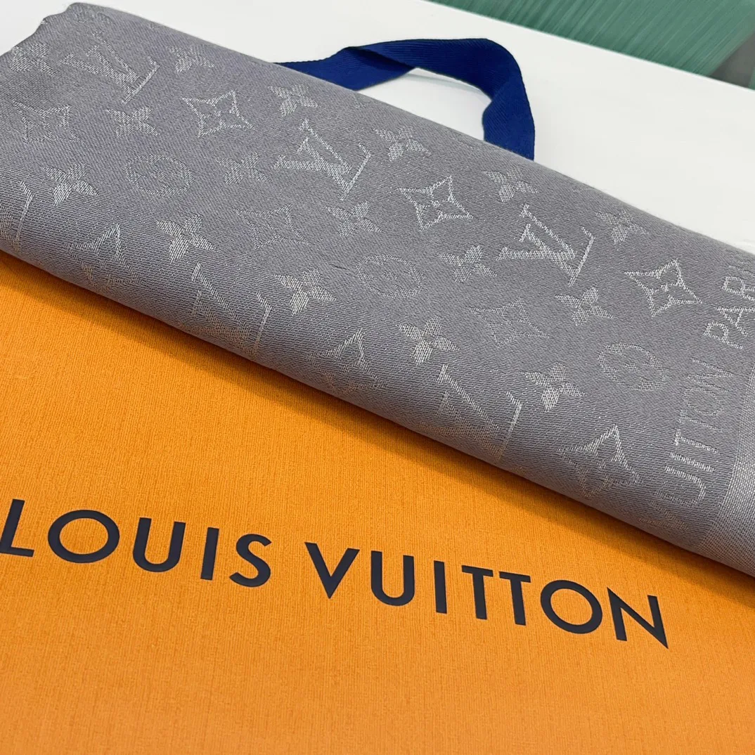 Шарфы Louis Vuitton 17815856