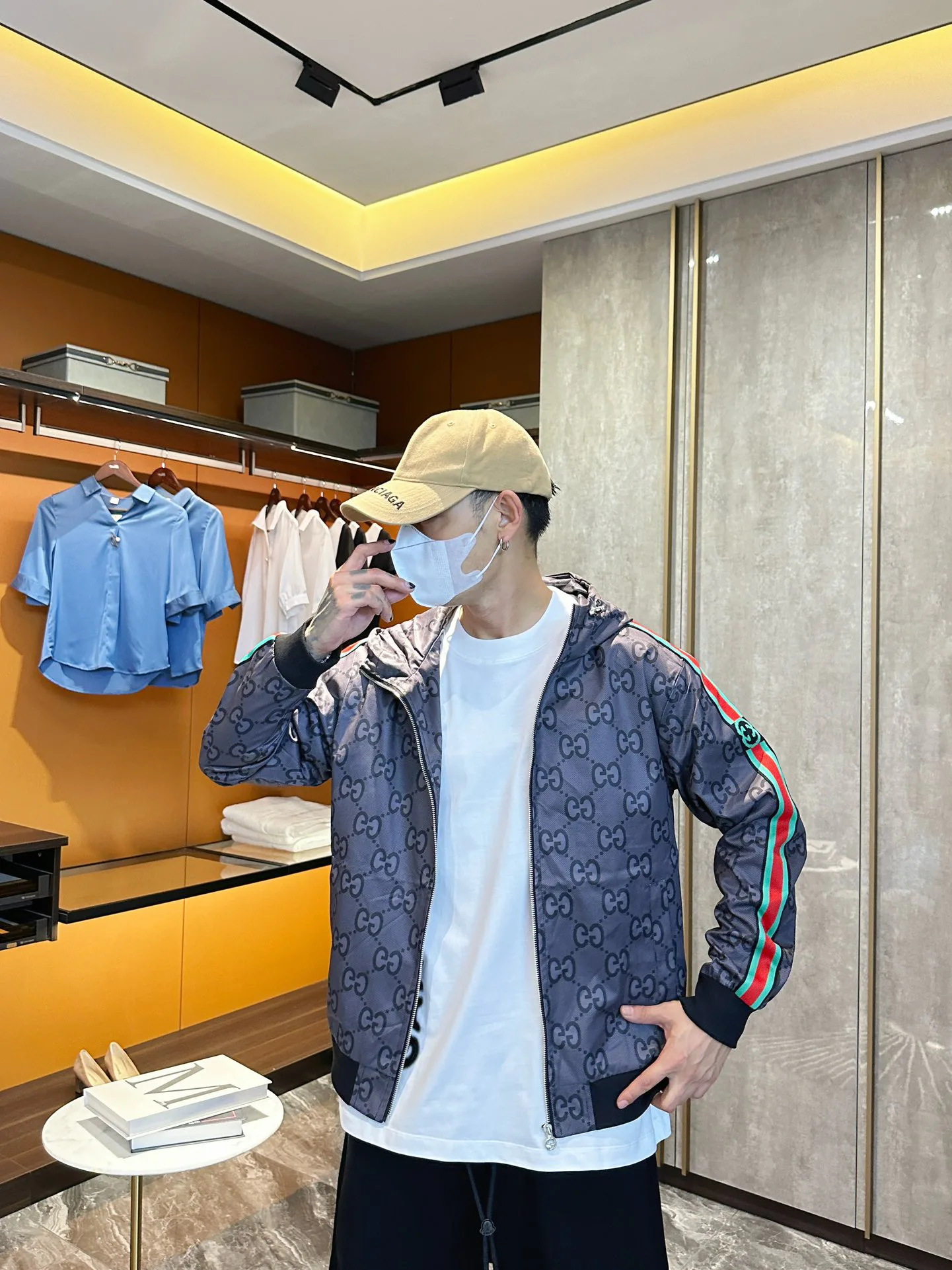 Куртки И Пуховики Мужские Gucci 18197279