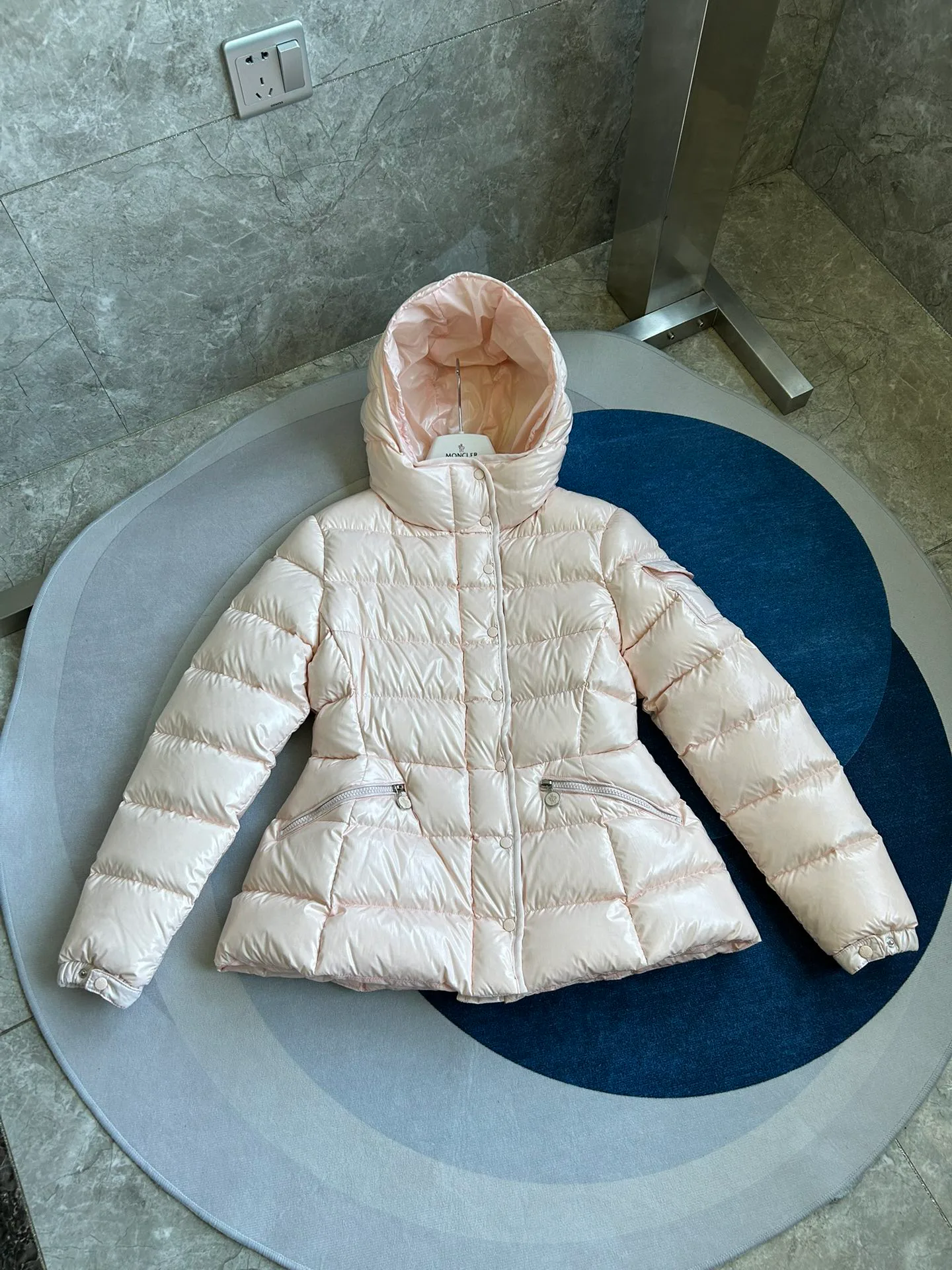 Куртки И Пуховики Женские Moncler 18766321