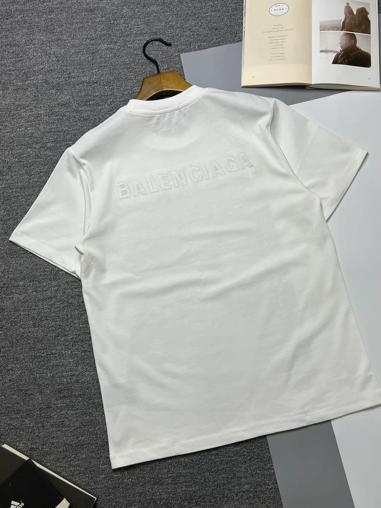 Футболки Женские Balenciaga 1799399