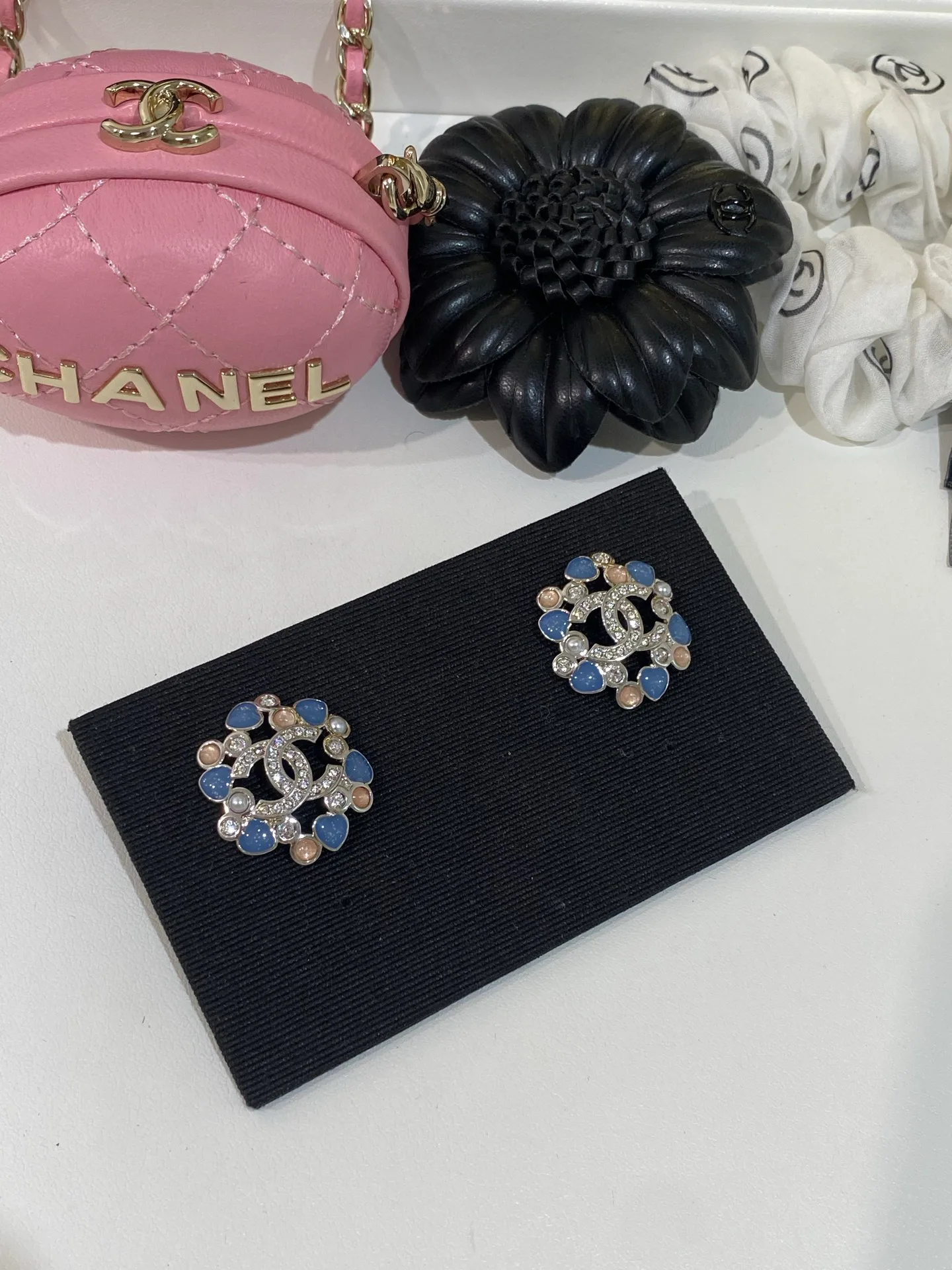 Бижутерия Chanel 18122406