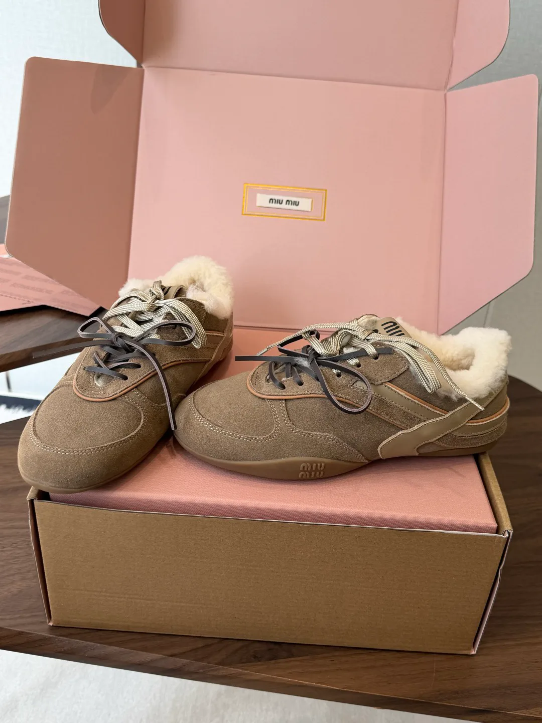 Кроссовки Женские Miu Miu 18687351