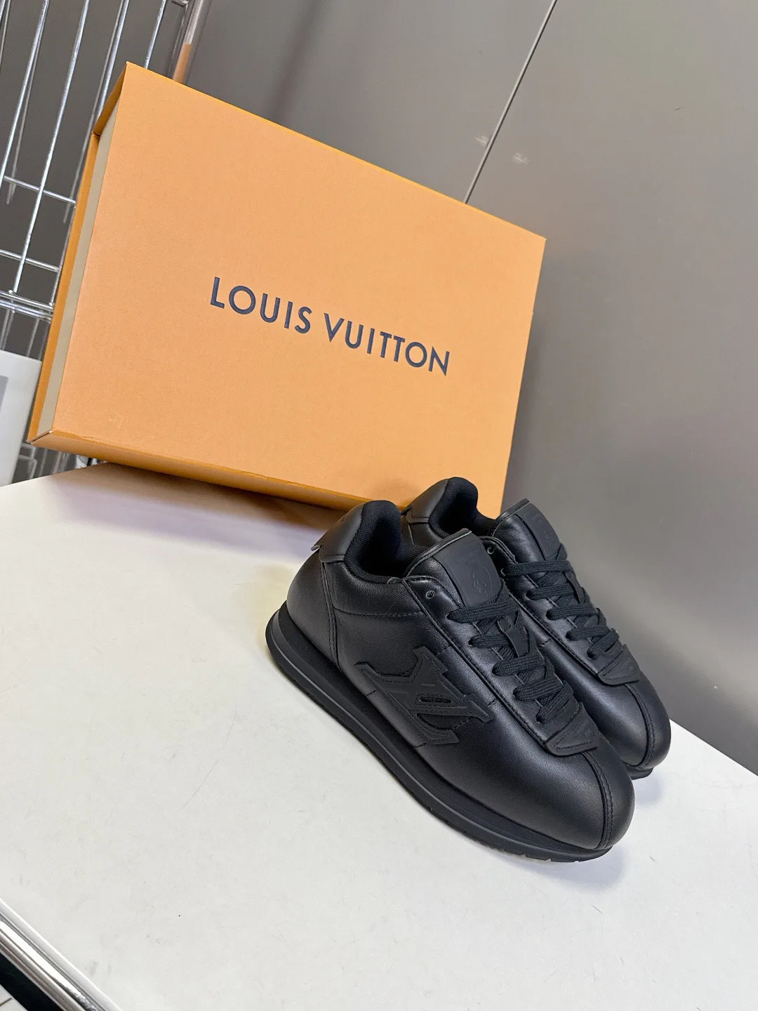 Кроссовки Женские Louis Vuitton 18005447