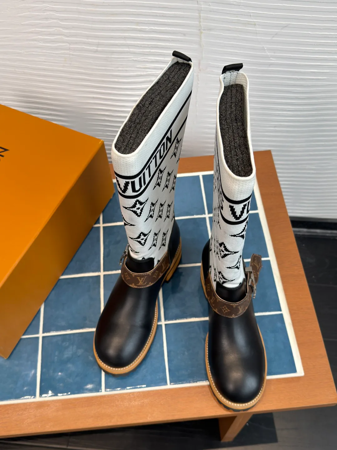 Сапоги Женские Louis Vuitton 18252046