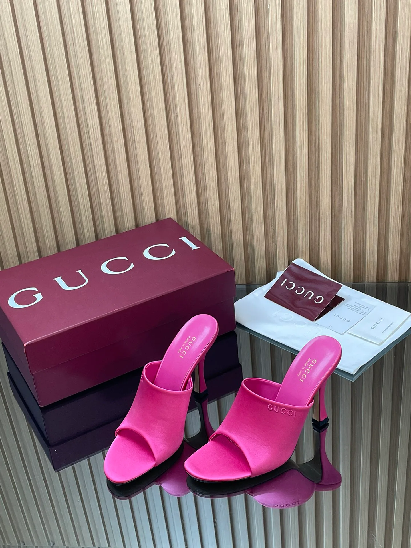 Босоножки Женские Gucci 713994