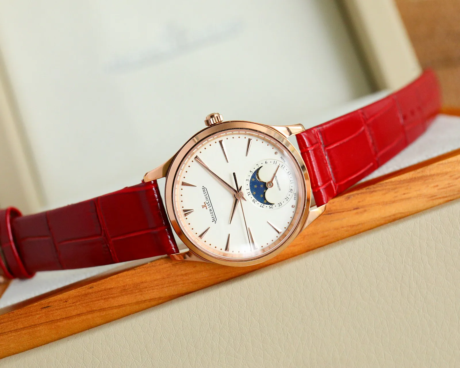 Часы Женские Jaeger-Lecoultre 18233882