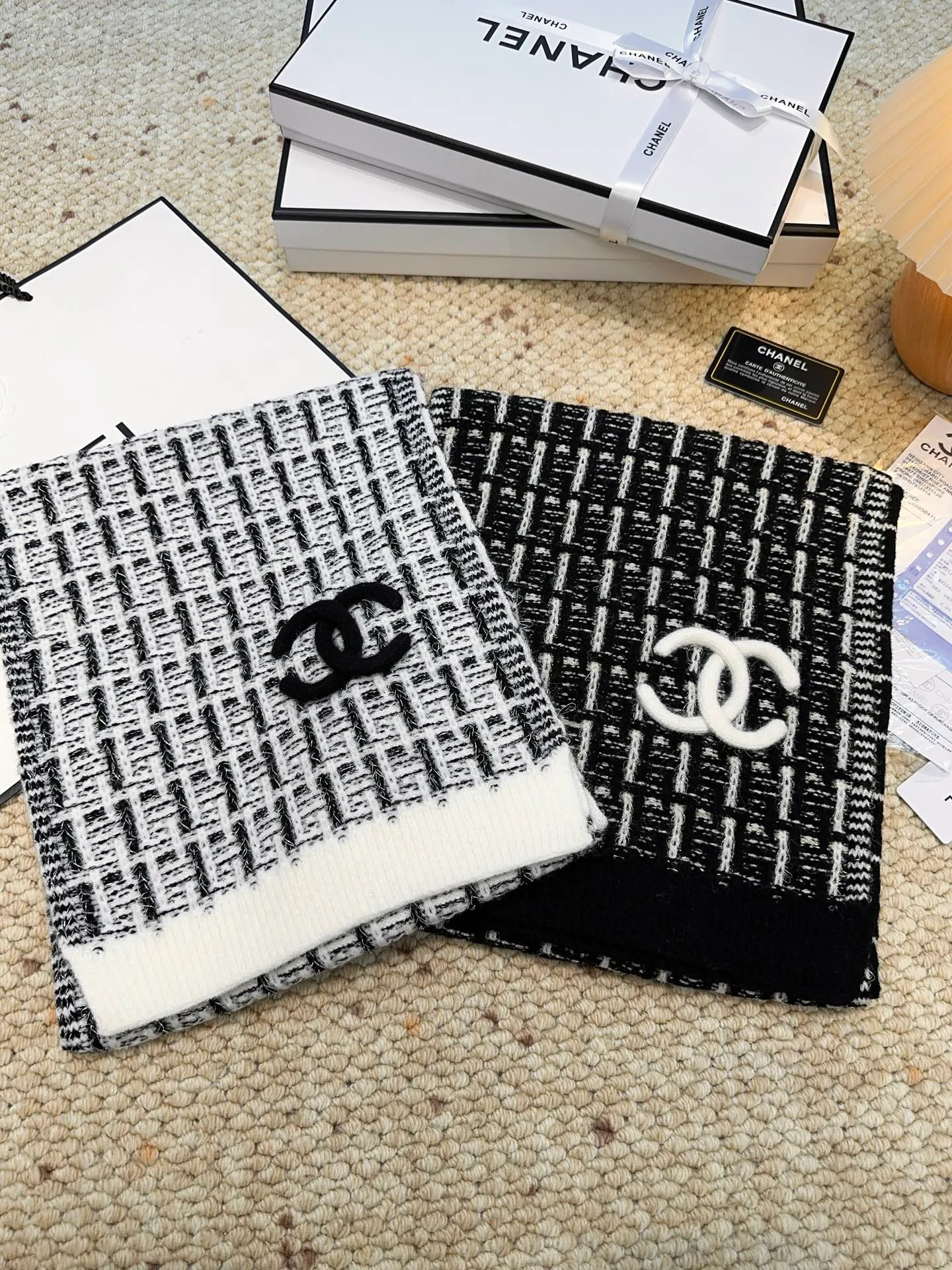 Шарфы Chanel 18105435