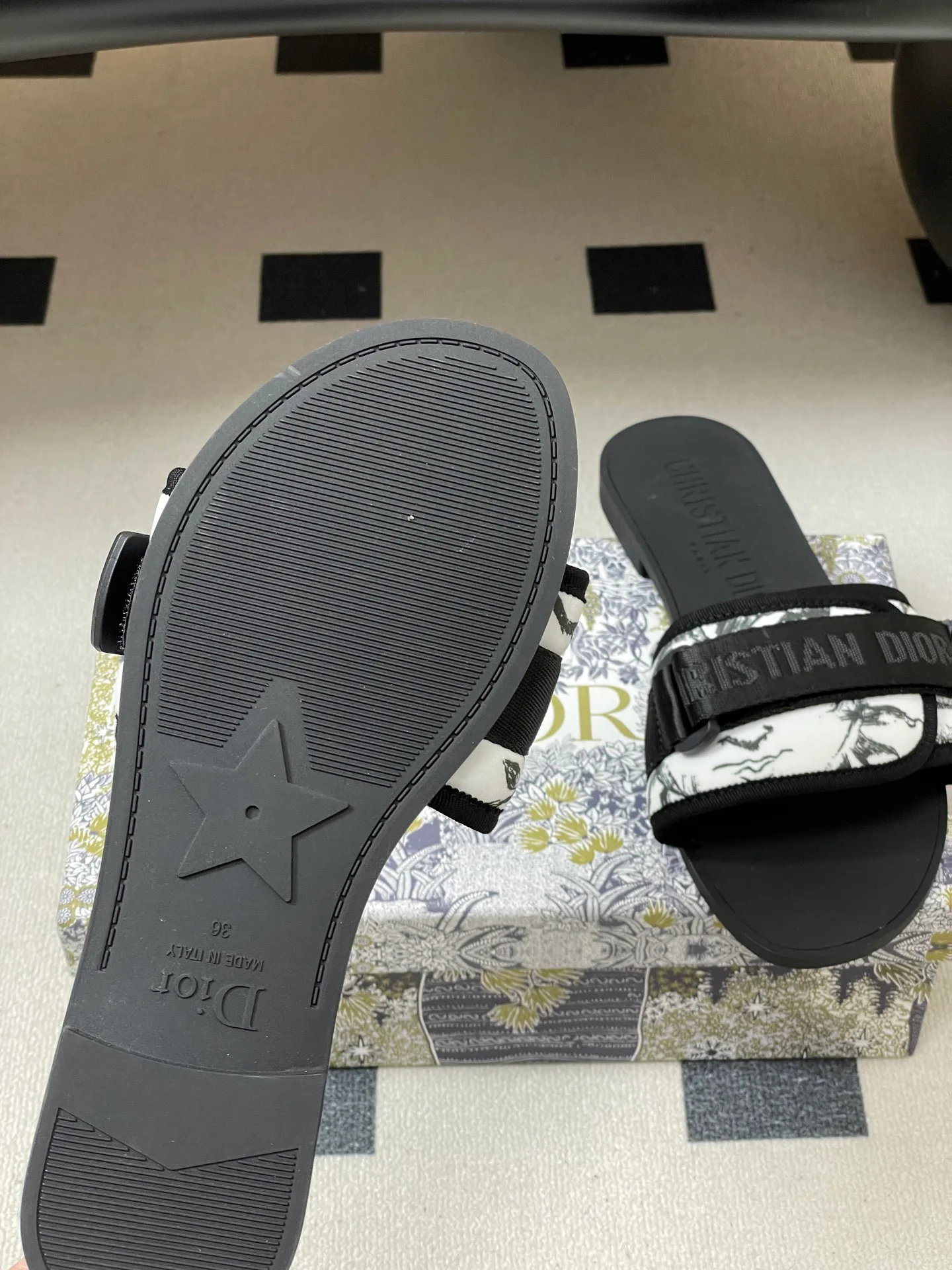 Шлепанцы Женские Christian Dior 1677130