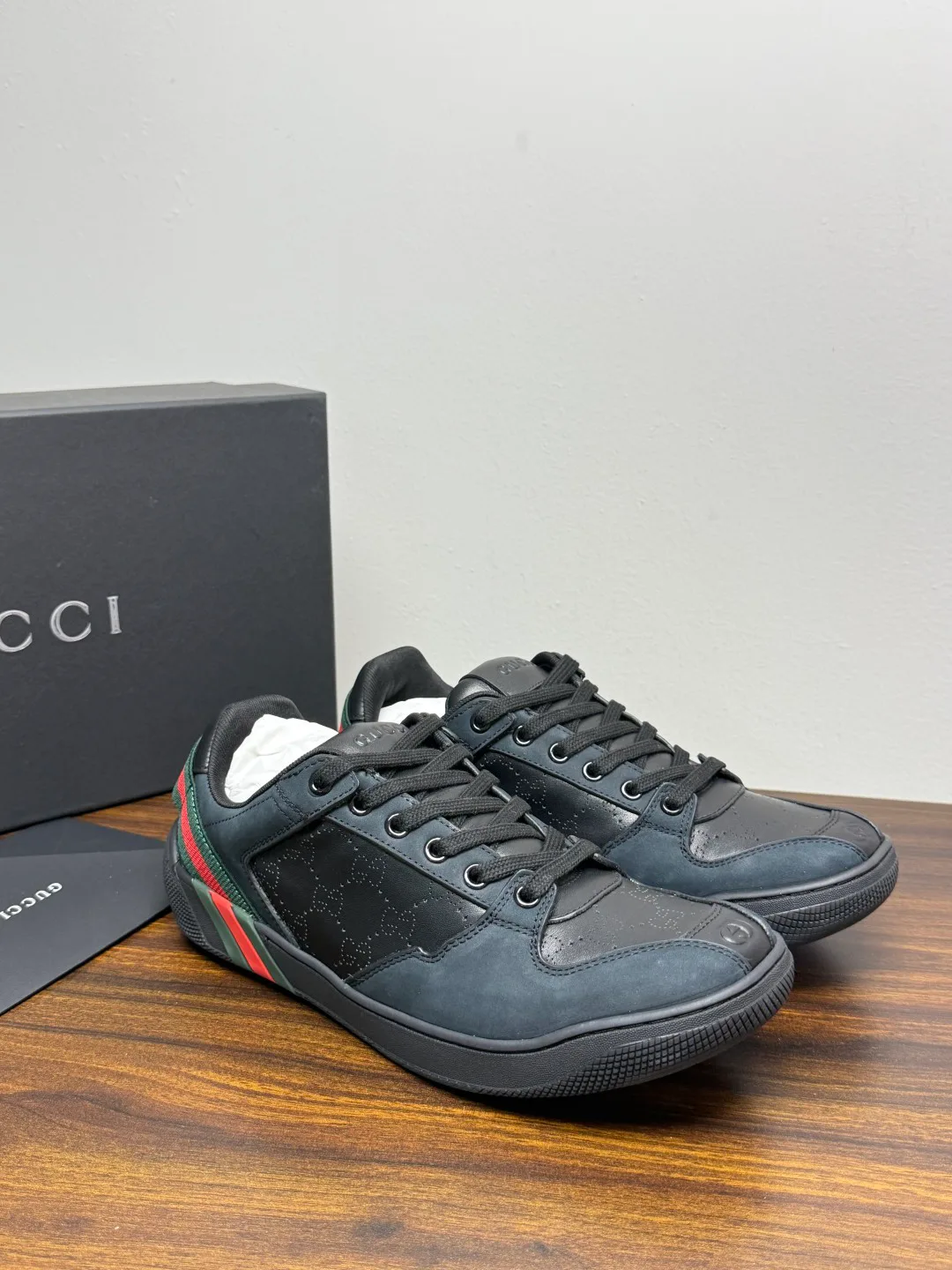 Кроссовки Женские Gucci 19057131